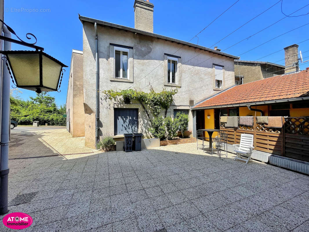 Appartement à AUBOUE