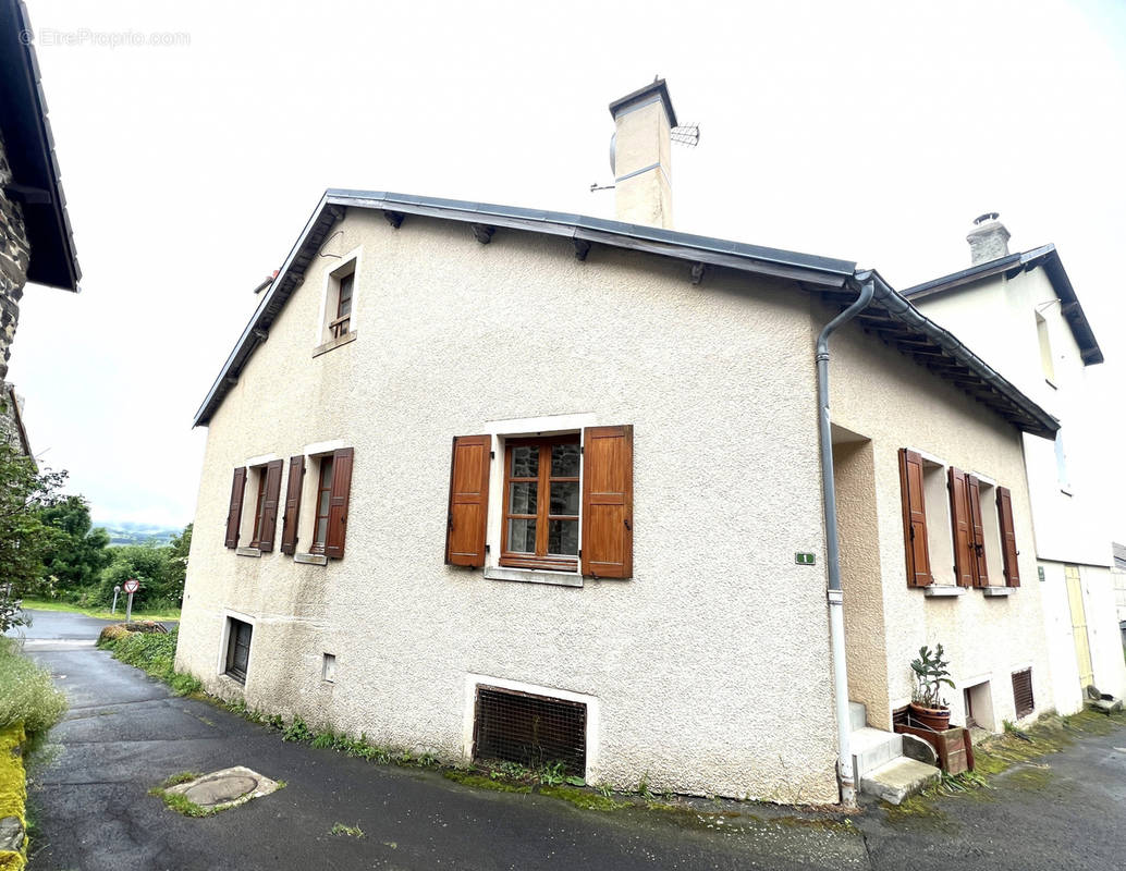 Maison à FREYCENET-LA-TOUR