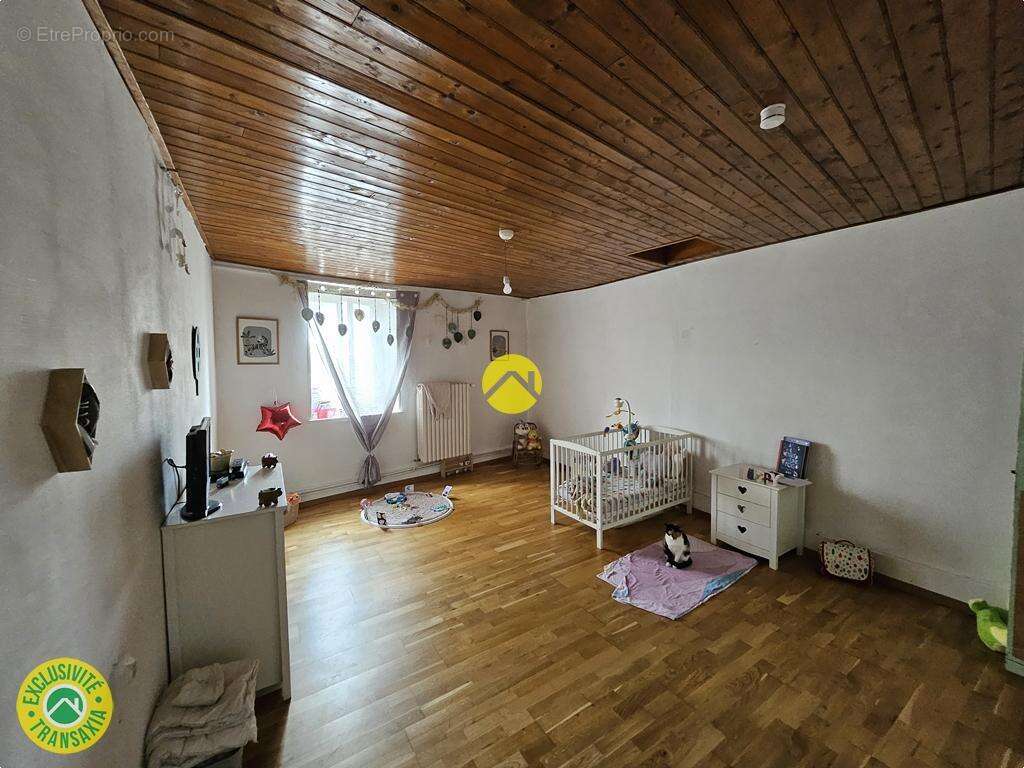 Appartement à NERONDES