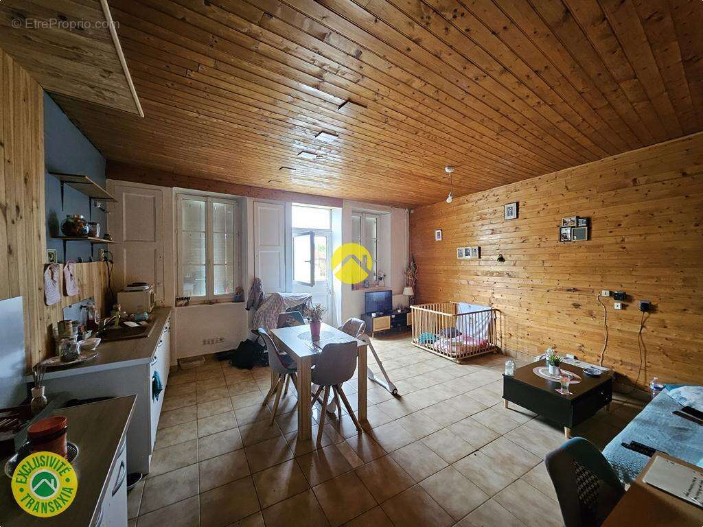 Appartement à NERONDES