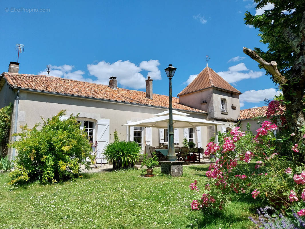 Maison à COGNAC