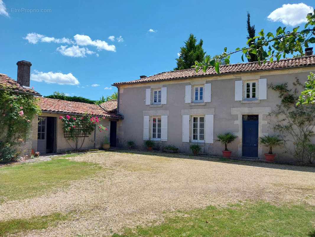 Maison à COGNAC