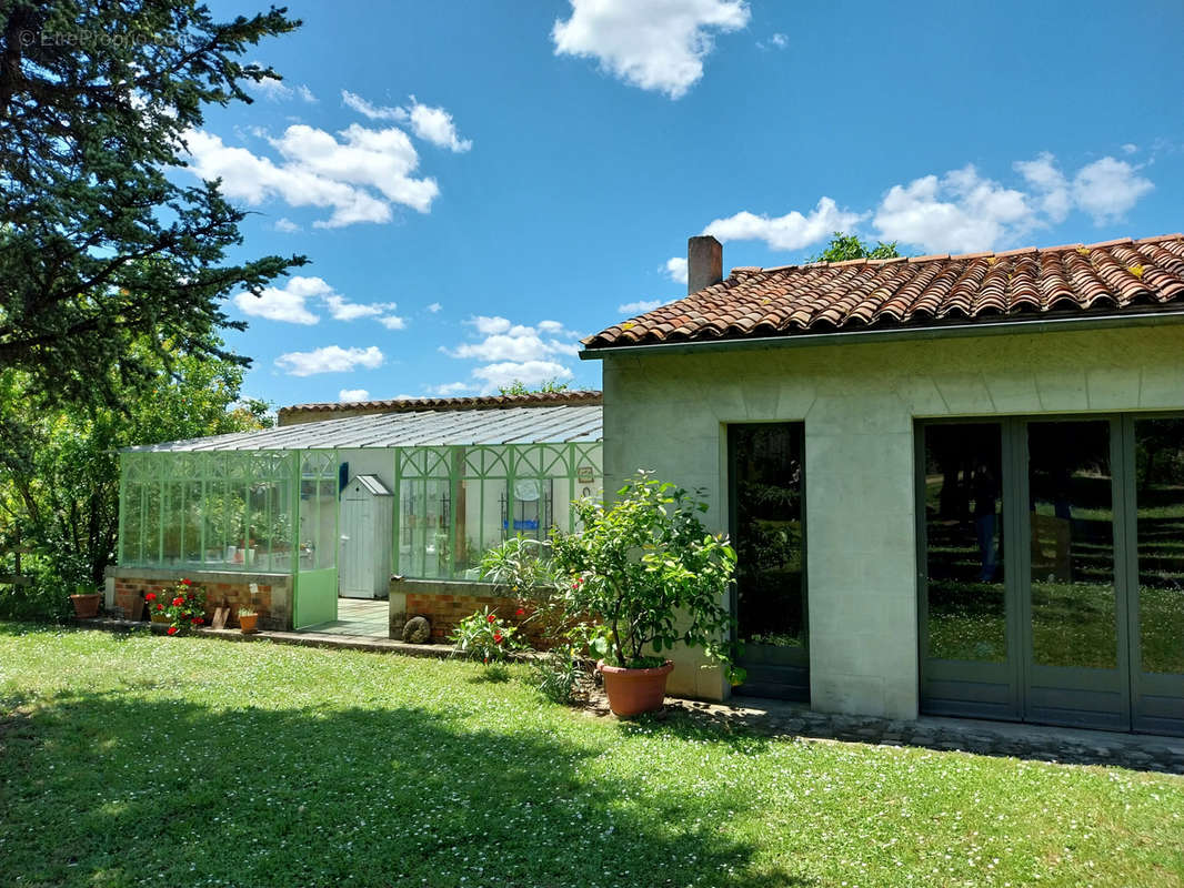 Maison à COGNAC