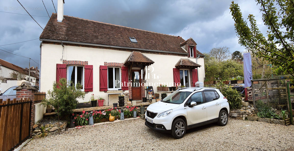 Maison à THORIGNY-SUR-OREUSE