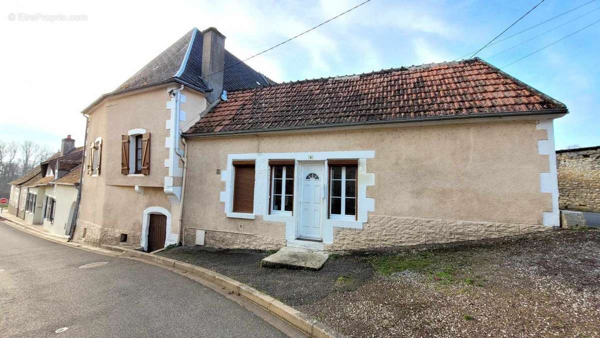 Maison à POUILLY-SUR-LOIRE