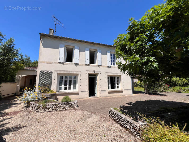 Maison à COGNAC