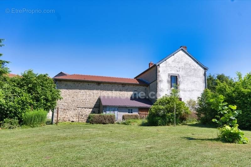 Maison à LACHAUX