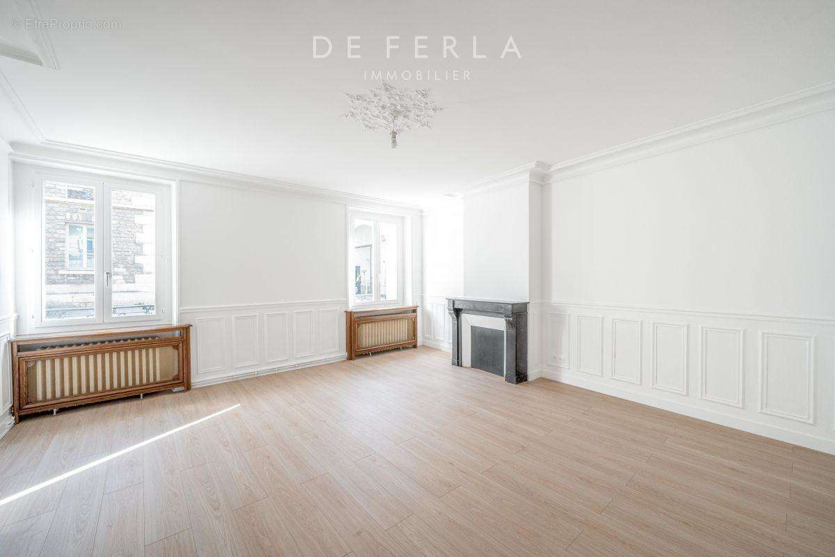 Appartement à PARIS-7E