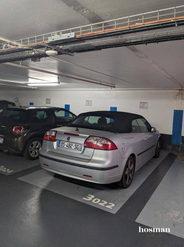 Parking à NEUILLY-SUR-SEINE