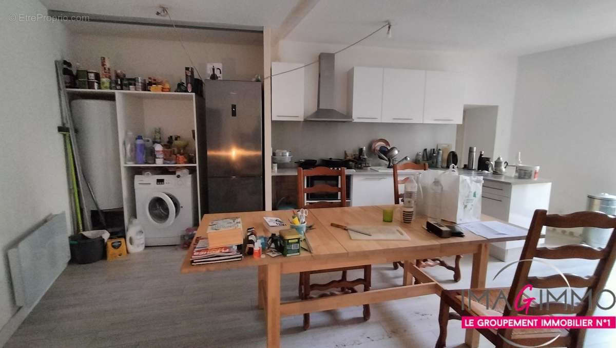 Appartement à COURNONTERRAL