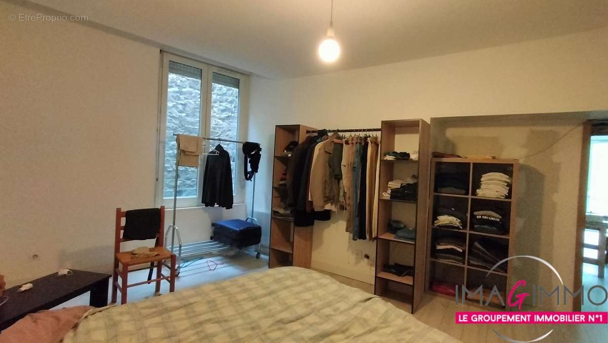 Appartement à COURNONTERRAL