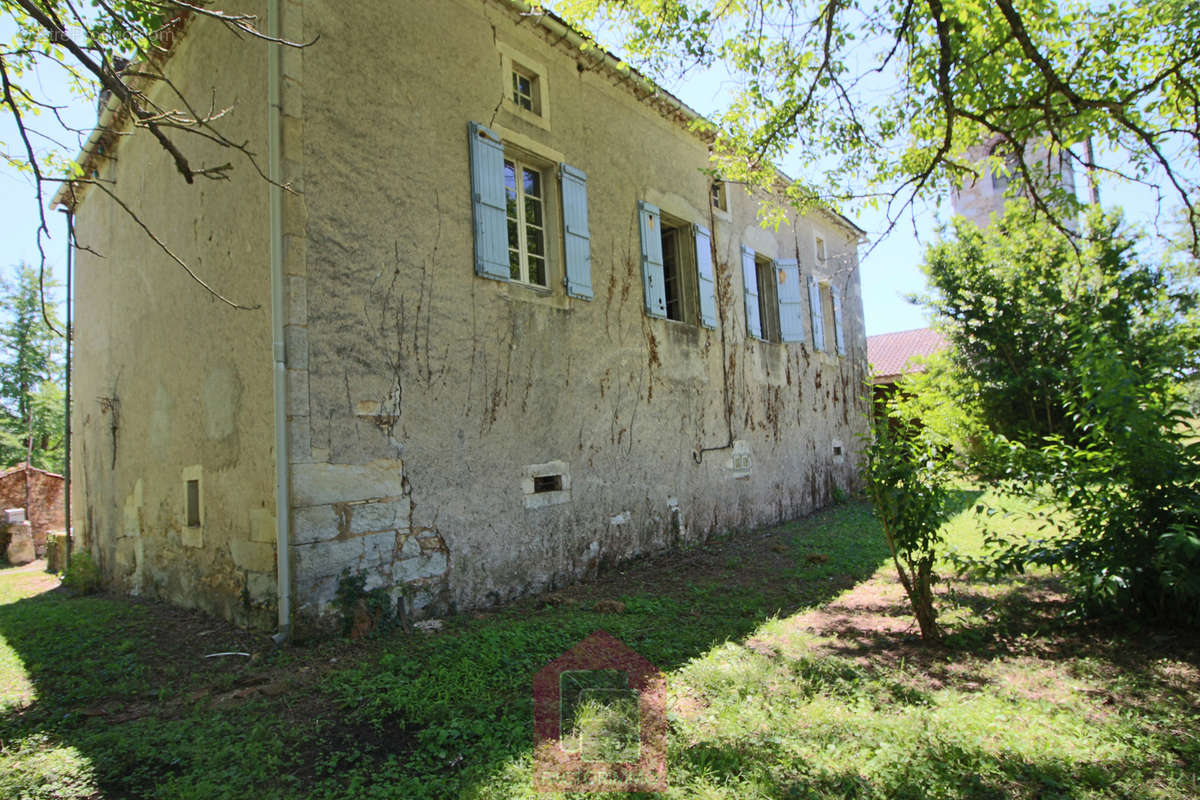 Maison à PUY-L&#039;EVEQUE