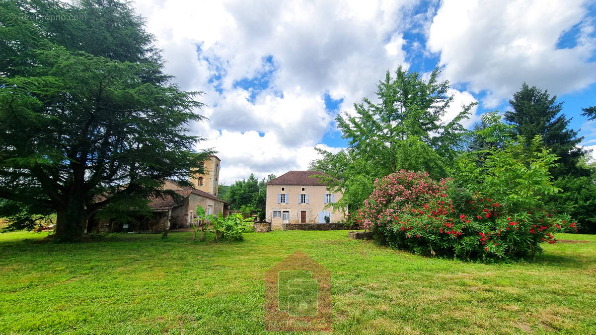 Maison à PUY-L&#039;EVEQUE