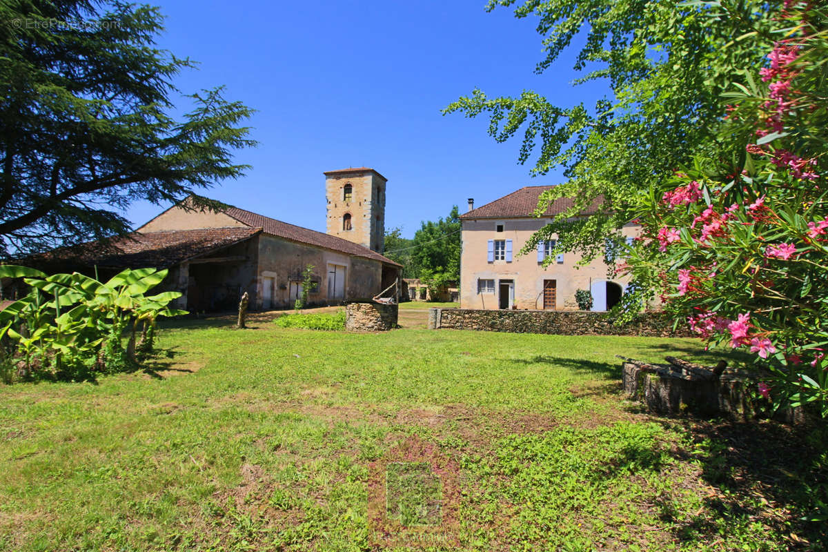 Maison à PUY-L&#039;EVEQUE