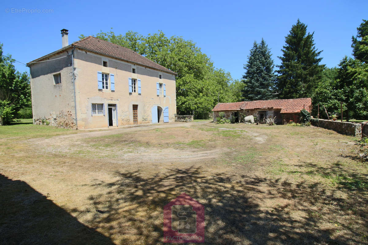 Maison à PUY-L&#039;EVEQUE