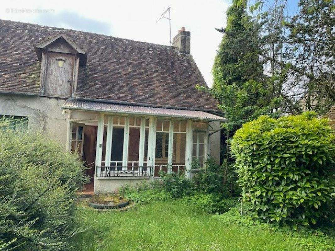 Maison à NOYEN-SUR-SARTHE