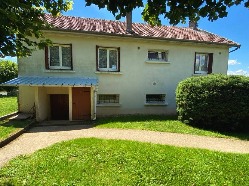 Maison à LANOUAILLE