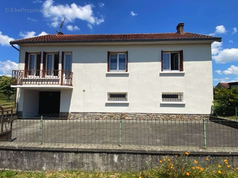 Maison à LANOUAILLE