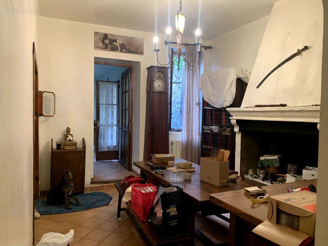 Appartement à MARSEILLE-1E