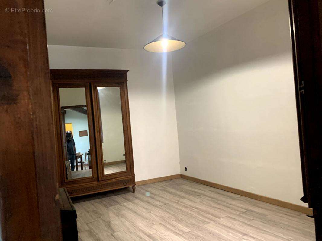 Appartement à MARSEILLE-1E