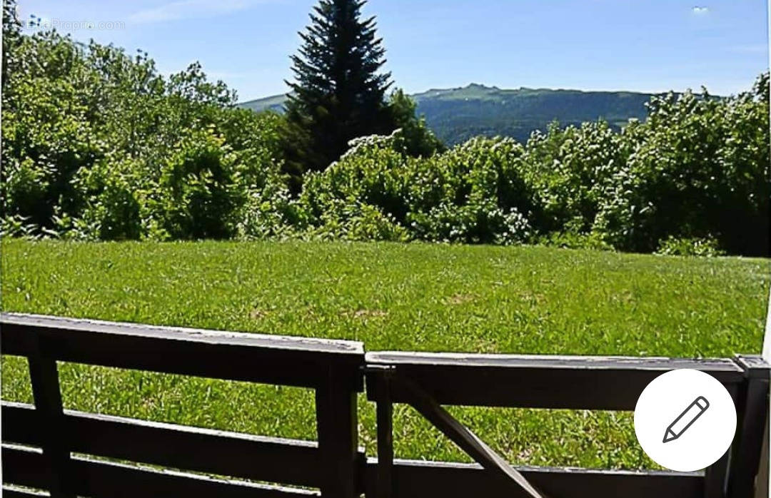 Appartement à MURAT-LE-QUAIRE