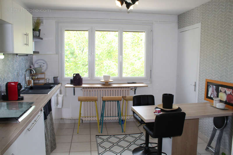 Appartement à PERONNAS