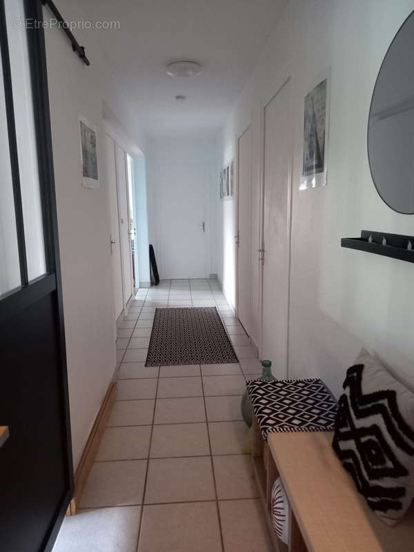 Appartement à PERONNAS