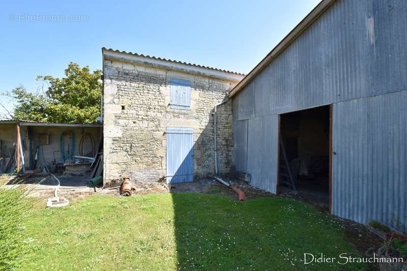 Maison à AIGREFEUILLE-D&#039;AUNIS