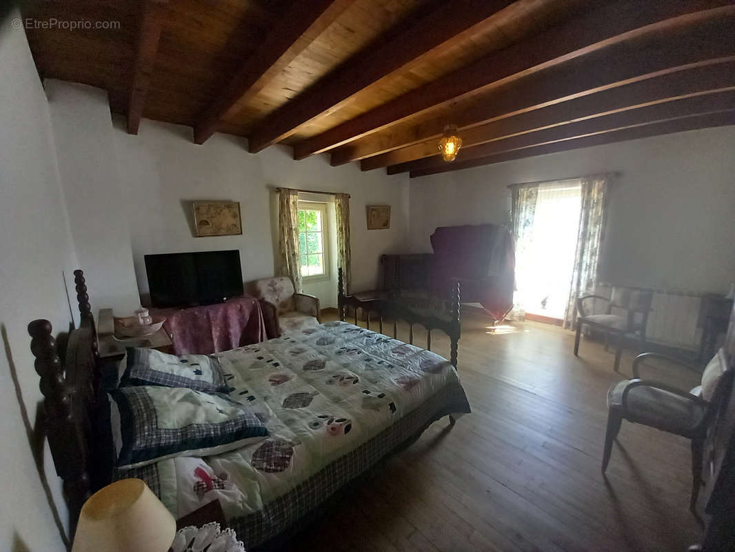 Appartement à PRATS-DU-PERIGORD