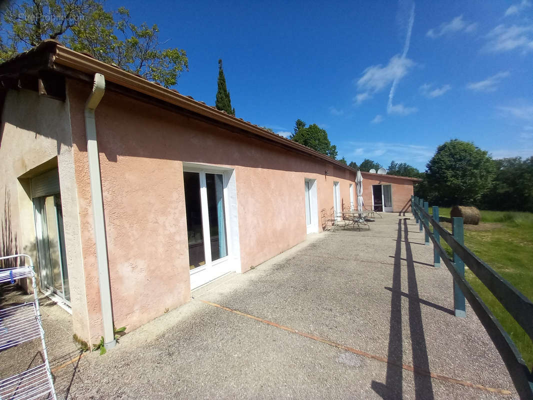 Appartement à PRATS-DU-PERIGORD