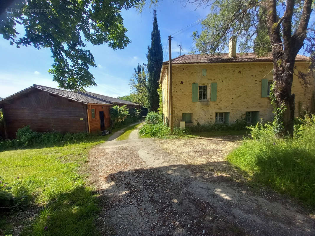 Appartement à PRATS-DU-PERIGORD