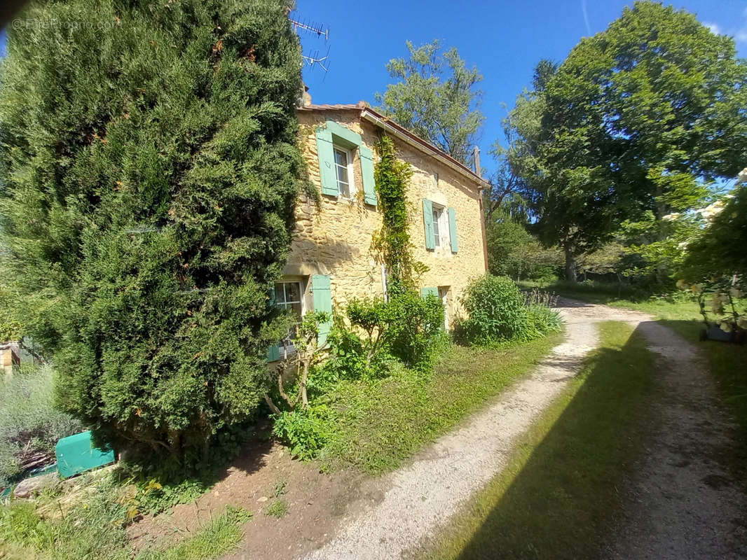 Appartement à PRATS-DU-PERIGORD