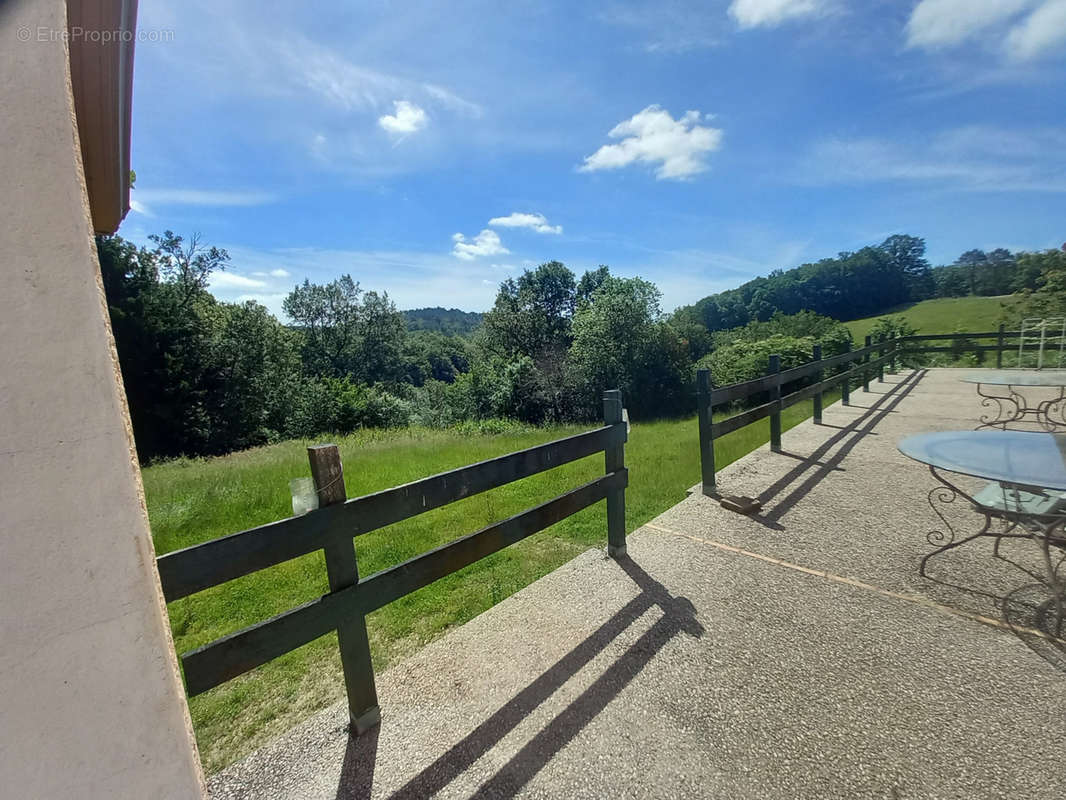 Appartement à PRATS-DU-PERIGORD