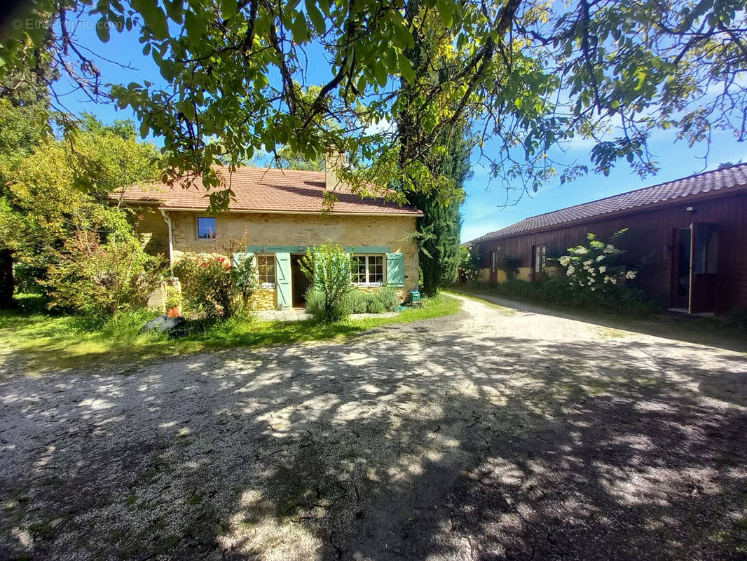 Appartement à PRATS-DU-PERIGORD