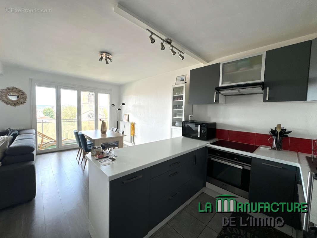 Appartement à SAINT-ETIENNE