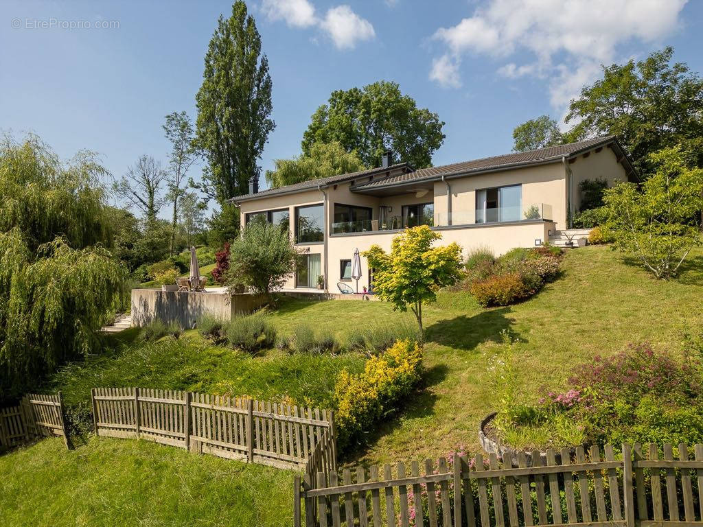 Maison à BERG-SUR-MOSELLE