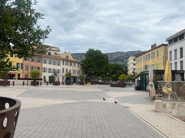 Parking à LA VALETTE-DU-VAR