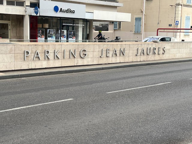 Parking à LA VALETTE-DU-VAR