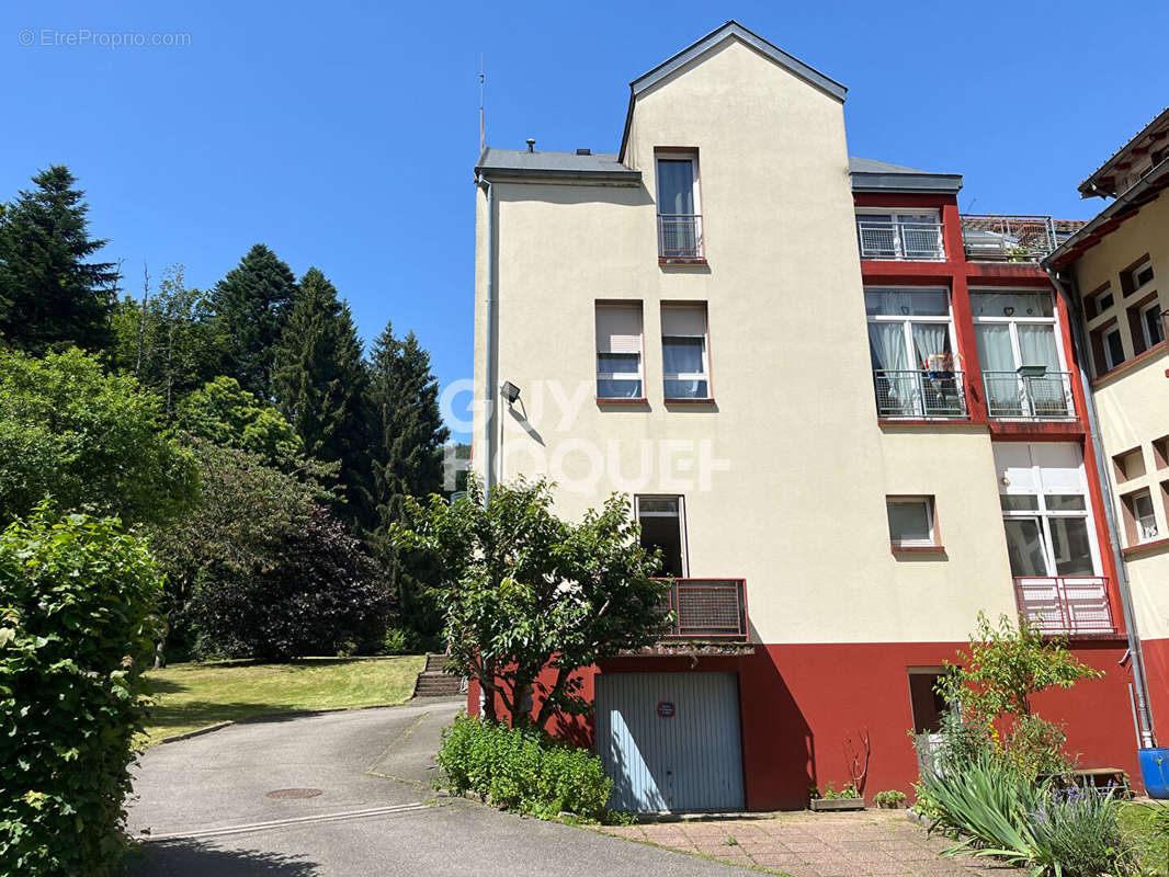 Appartement à ROUGEMONT-LE-CHATEAU