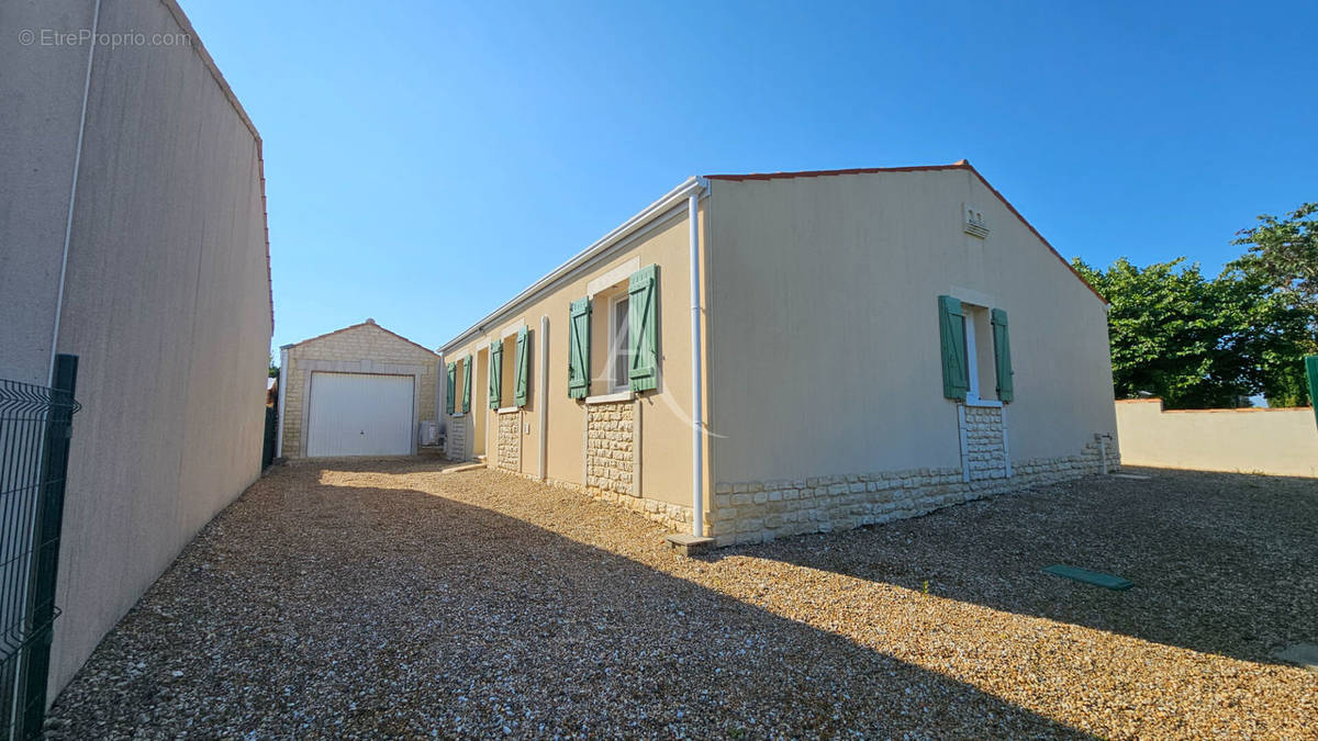 Maison à PORT-DES-BARQUES