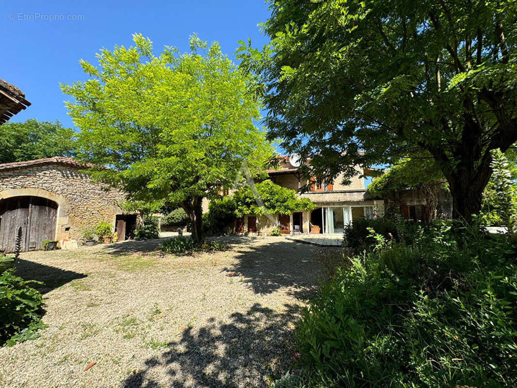 Maison à VIRE-SUR-LOT