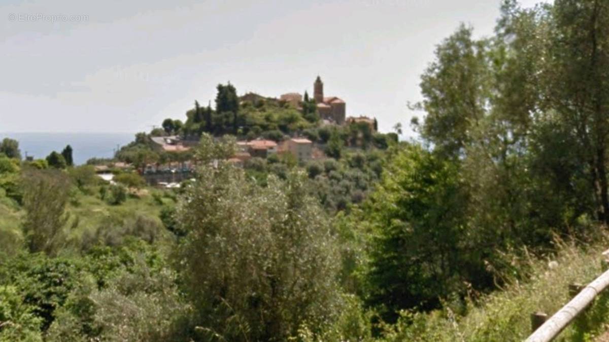 Terrain à CASTELLAR