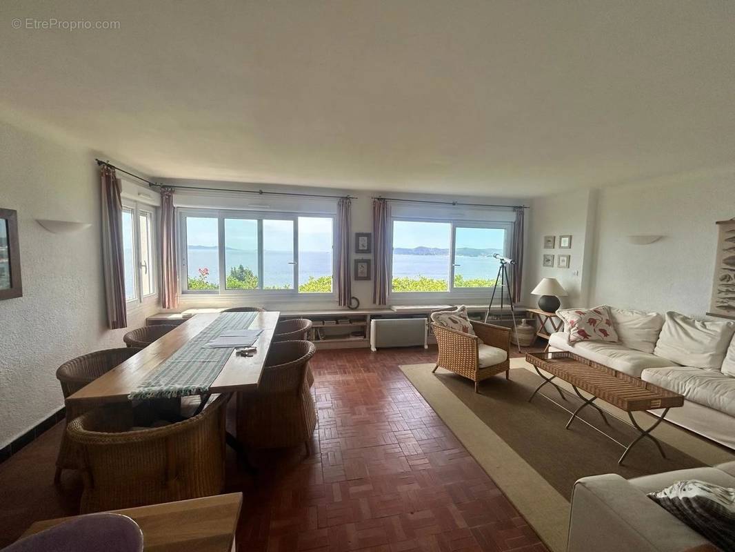 Appartement à LE LAVANDOU