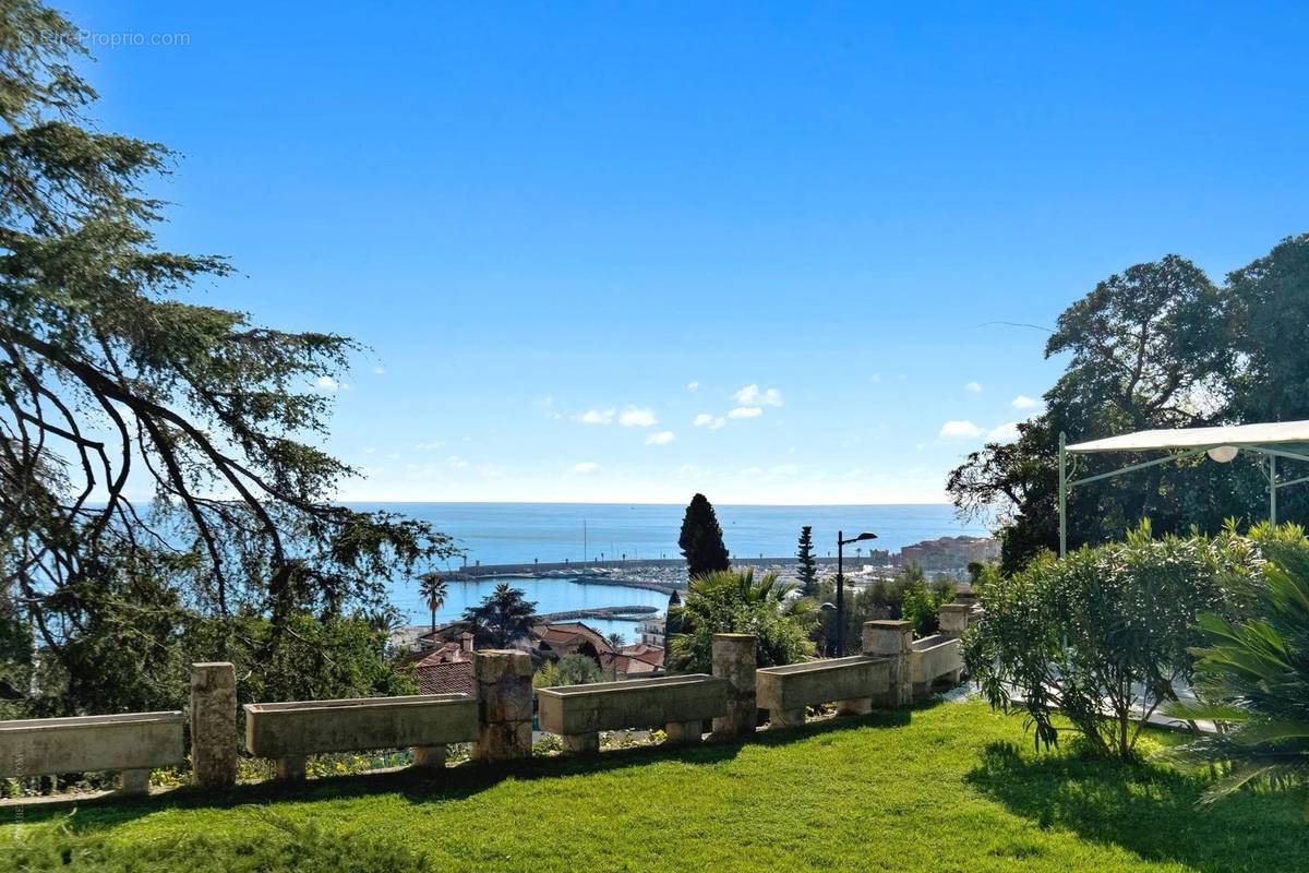 Appartement à MENTON