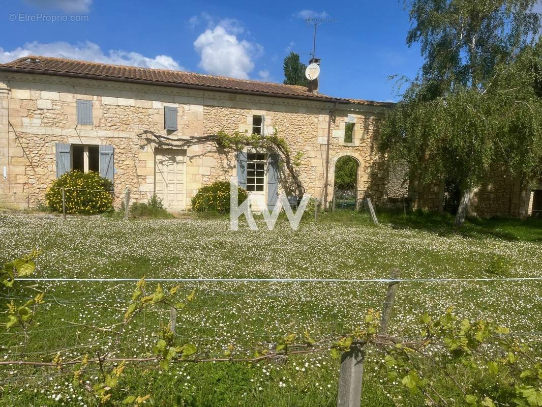 Maison à SAINT-CHRISTOLY-MEDOC