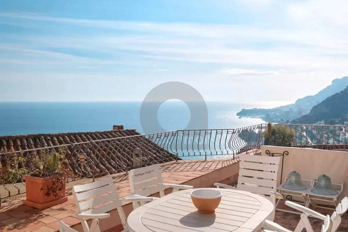 Appartement à ROQUEBRUNE-CAP-MARTIN