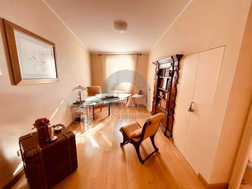 Appartement à ROQUEBRUNE-CAP-MARTIN