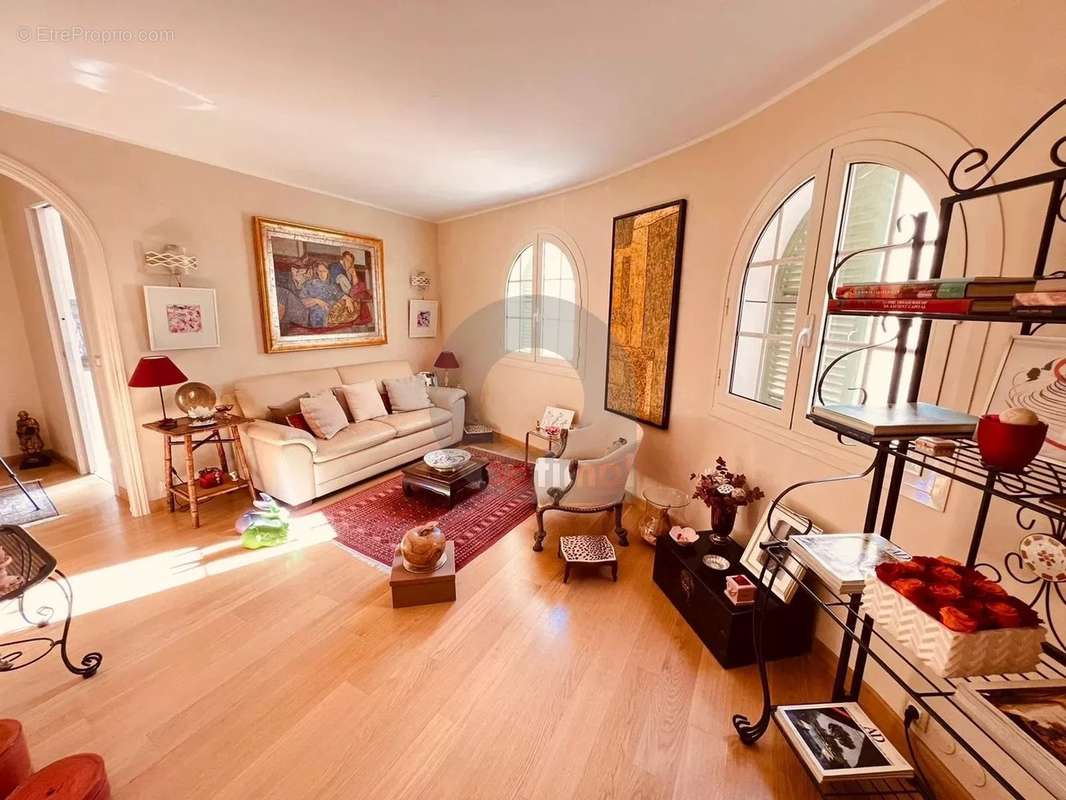 Appartement à ROQUEBRUNE-CAP-MARTIN