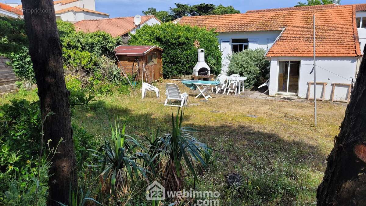 Idéalement située à 40m de la plage - Maison à LONGEVILLE-SUR-MER