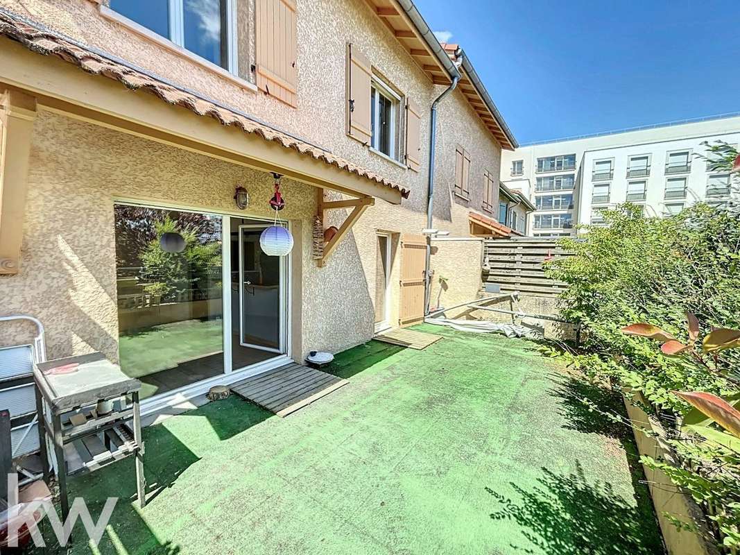 Appartement à LYON-8E